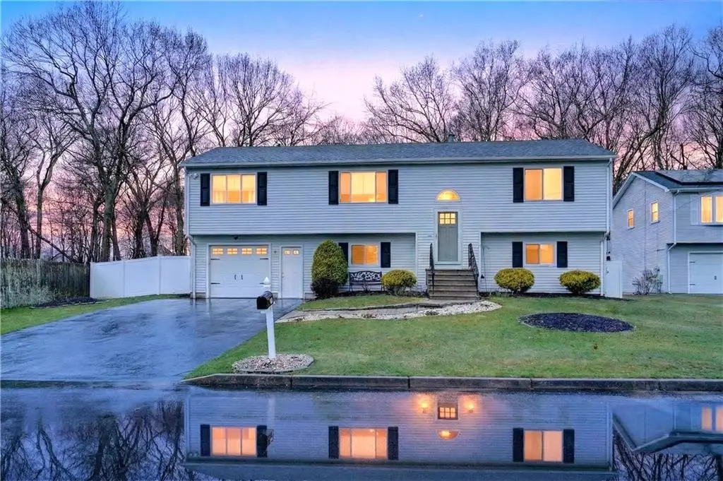 82 Mohawk Trail, Cranston, RI 02921 - #1