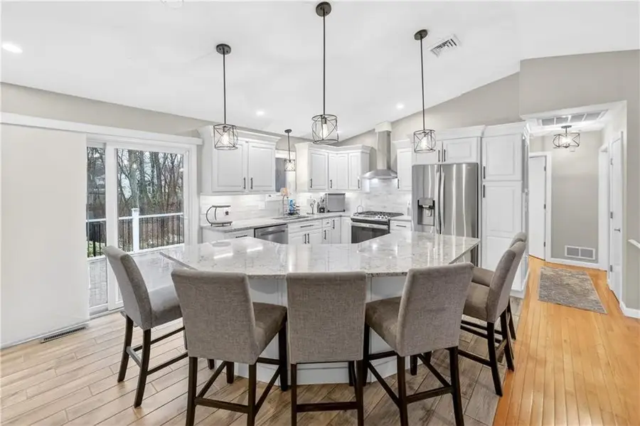 82 Mohawk Trail, Cranston, RI 02921 - #2