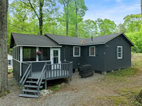 25 Melissa Lane, Burrillville, RI 02859