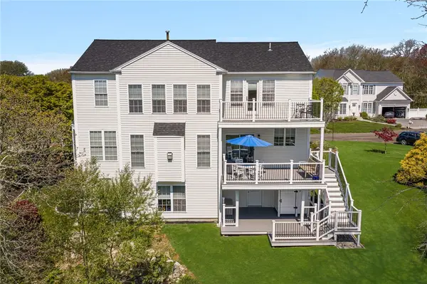 61 Schooner Cove Lane, Narragansett, RI 02882