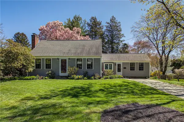 6 Jenks Garden Lane, Barrington, RI 02806