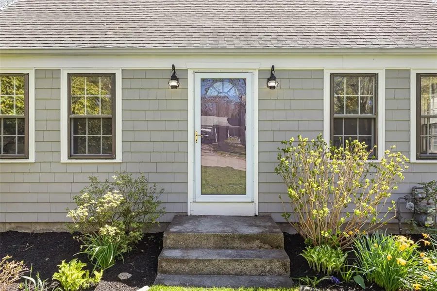 6 Jenks Garden Lane, Barrington, RI 02806 - #3
