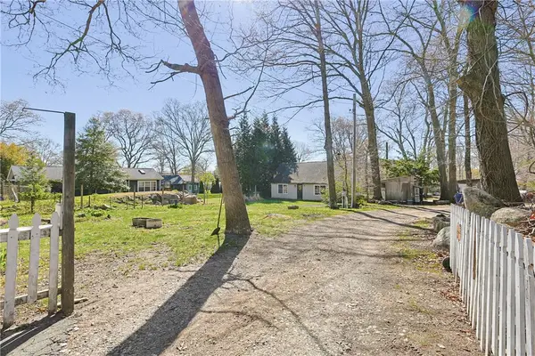 68 Pershing Avenue, Tiverton, RI 02878