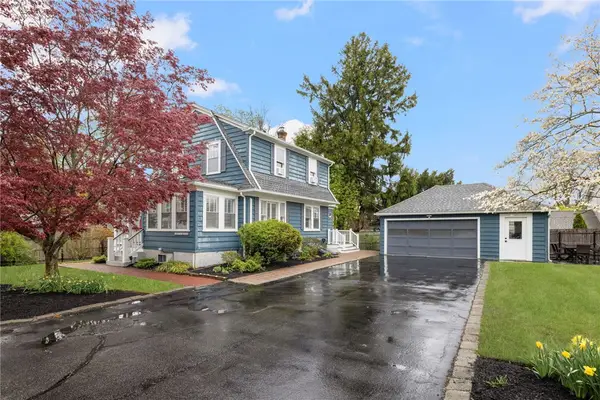 10 Manse Court, Warwick, RI 02888