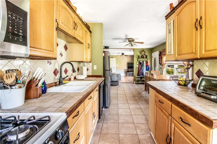 12 Abbey Lane, Foster, RI 02825 - #2