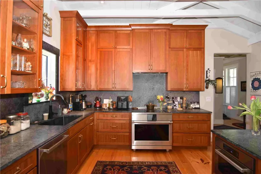 35 North Woods Trail, South Kingstown, RI 02879 - #3