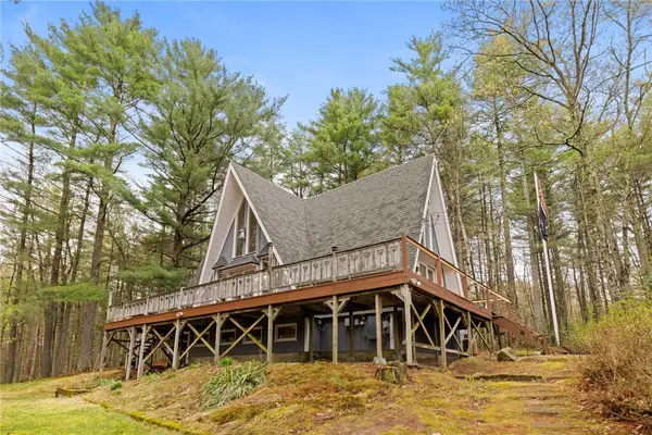 535 Log Road, Smithfield, RI 02917