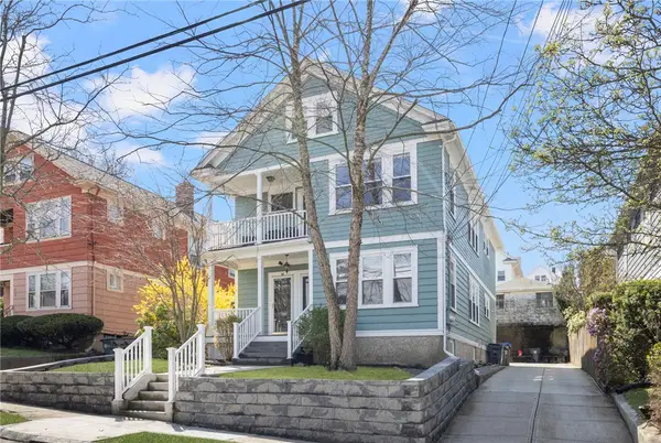 92 Colonial Road, Providence, RI 02906