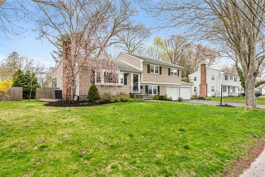 7 Meadowbrook Drive, Barrington, RI 02806 - #2
