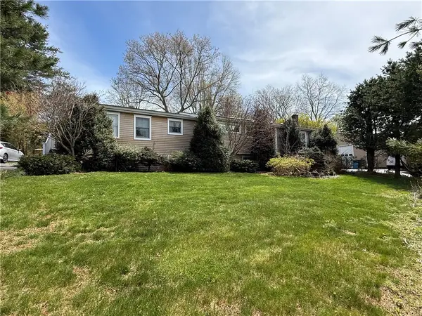 1 Edgewood Avenue, Hopkinton, RI 02804