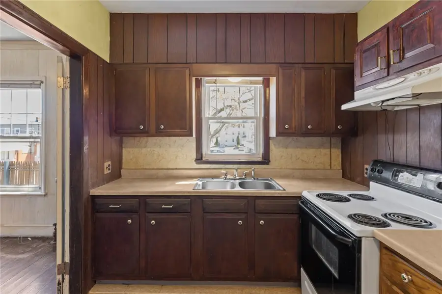 1609 Elmwood Avenue, Cranston, RI 02910 - #2