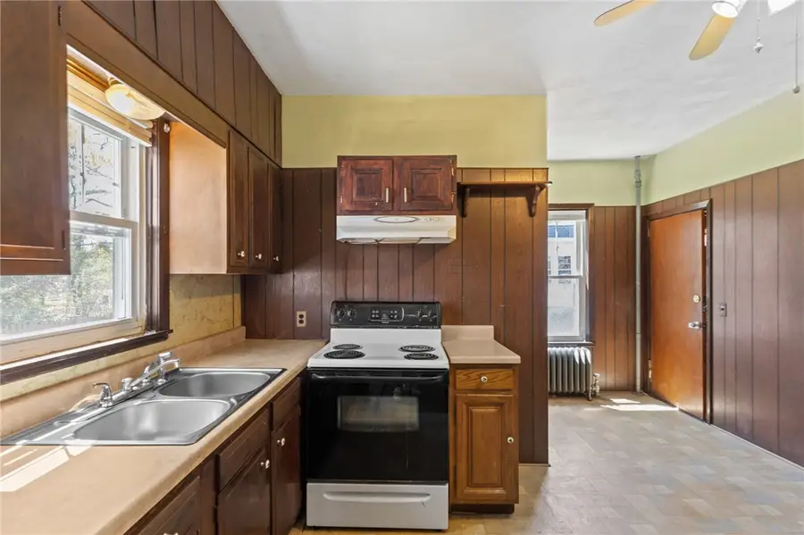 1609 Elmwood Avenue, Cranston, RI 02910 - #3
