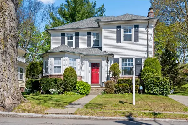 31 Elmcrest Avenue, Providence, RI 02908