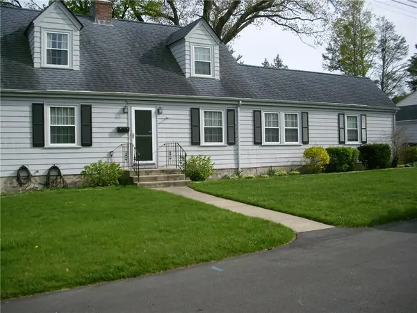 20 Bassett Avenue, Warwick, RI 02889