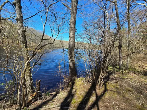 210 Log Road, Smithfield, RI 02917