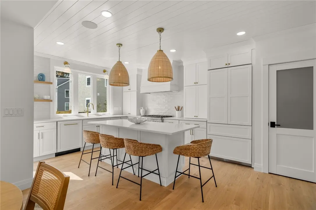 7 Wellington Avenue, Newport, RI 02840 - #1