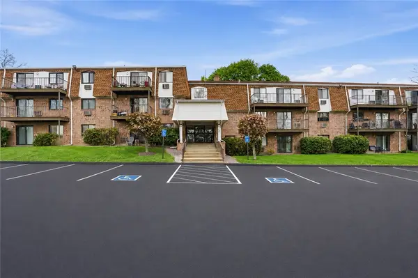 752 Quaker Lane #B307, Warwick, RI 02818