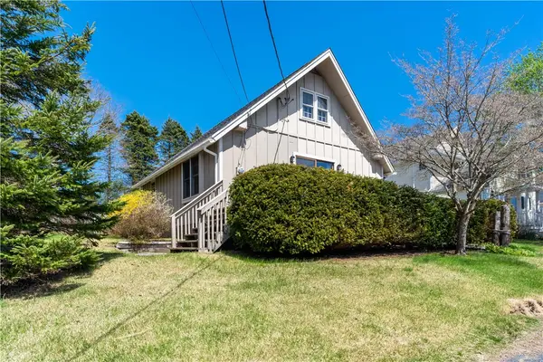 25 Westside Road, South Kingstown, RI 02879