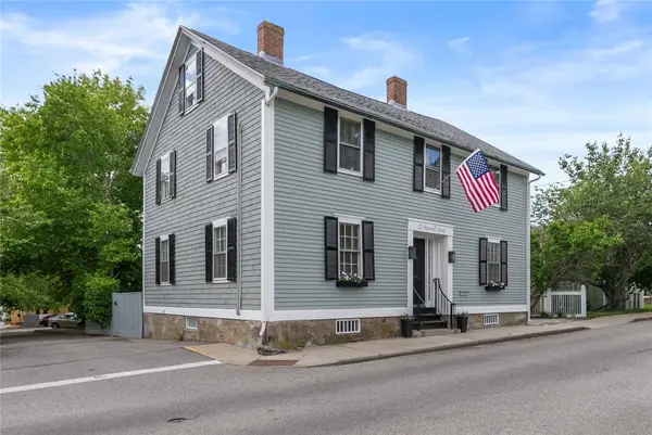 22 Farewell Street, Newport, RI 02840