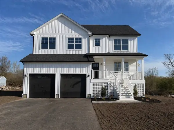 27 Massasoit Avenue, Bristol, RI 02809