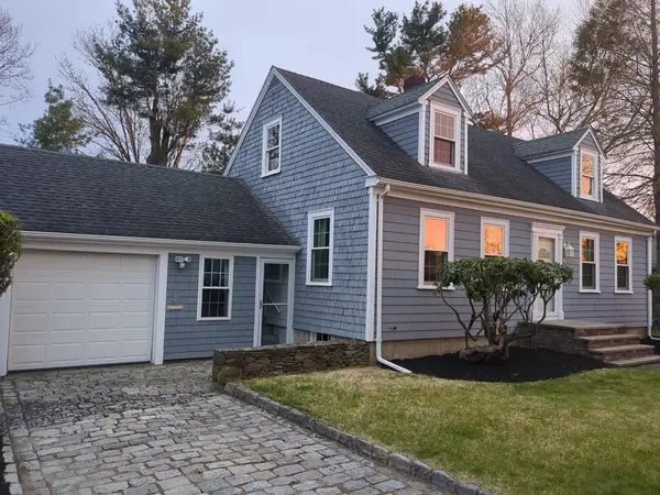 80 Kingswood Road, Bristol, RI 02809