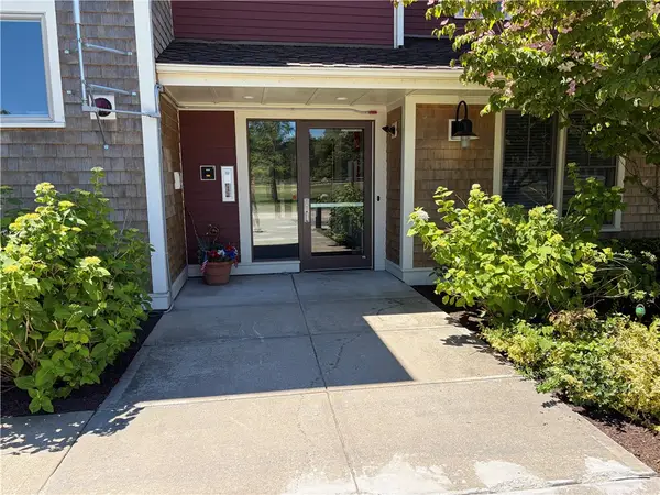 190 Clarke Road #102, Narragansett, RI 02882