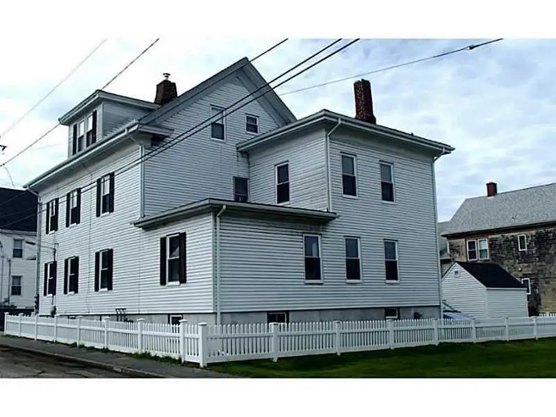 37 Lincoln Avenue, Bristol, RI 02809 - #3