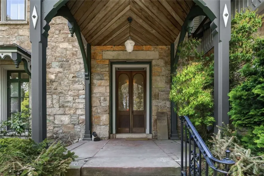 6 Howe Avenue #8, Newport, RI 02840 - #2
