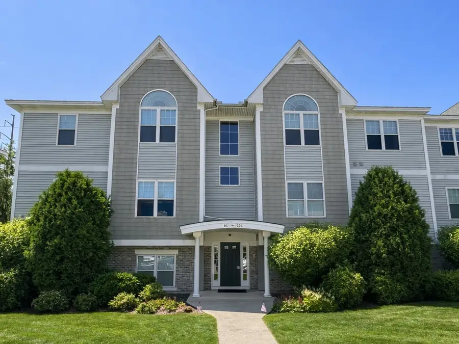 200 Roger Williams Avenue #305, Rumford, RI 02916 - #2