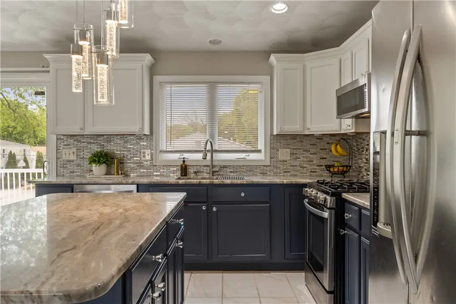 234 3rd Avenue, Cranston, RI 02910 - #2