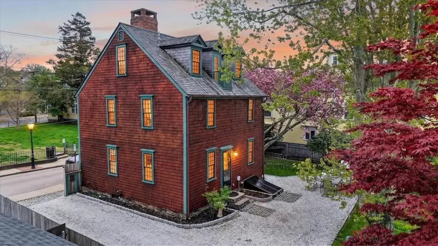 9 Thames Street, Newport, RI 02840 - #3