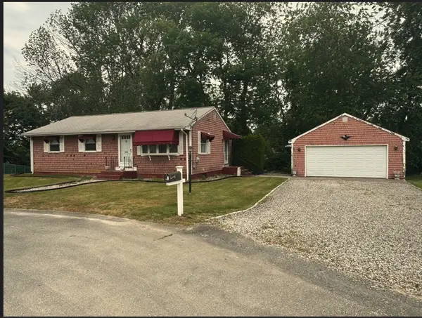 18 Almeida Drive, Warren, RI 02885