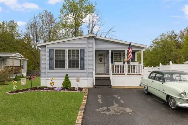 40 Hemlock Road, Glocester, RI 02814