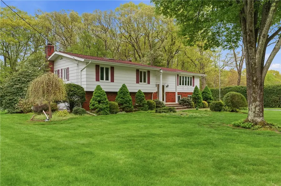 6 Bruce Drive, North Smithfield, RI 02896 - #2