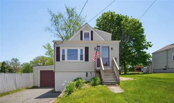 34 Farnum Street, Tiverton, RI 02878