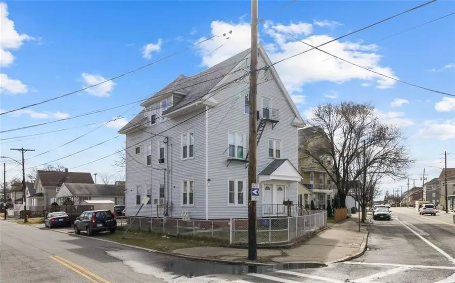 471 Smithfield Avenue, Pawtucket, RI 02860 - #3
