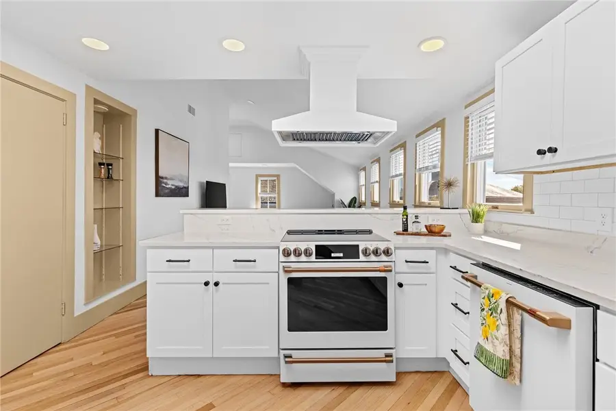 18 Barney Street #3, Newport, RI 02840 - #2