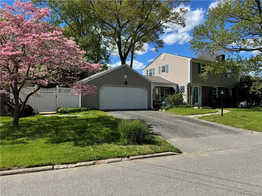 27 Monmouth Drive, Riverside, RI 02515 - #2