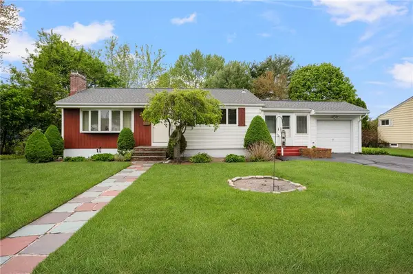 45 Barren Hill Drive, Warwick, RI 02886