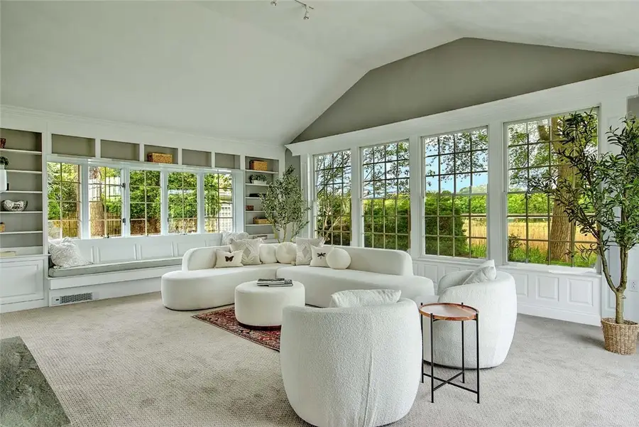 33 Meadowbrook Drive, Barrington, RI 02806 - #2