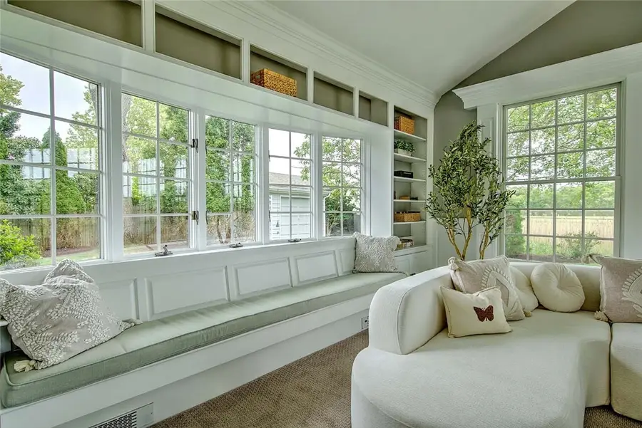 33 Meadowbrook Drive, Barrington, RI 02806 - #3