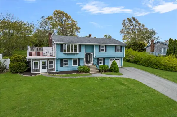 23 Algonquin Drive, Middletown, RI 02842