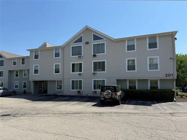 201 Woodlawn Avenue #104, North Providence, RI 02904