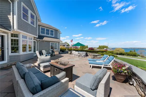 75 N Cliff Drive, Narragansett, RI 02882