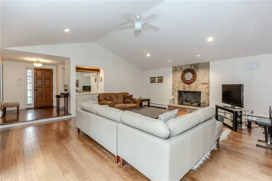 7 White Birch Road, Cranston, RI 02920 - #3