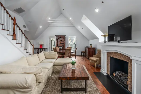 1000 Chapel View Boulevard #312, Cranston, RI 02920