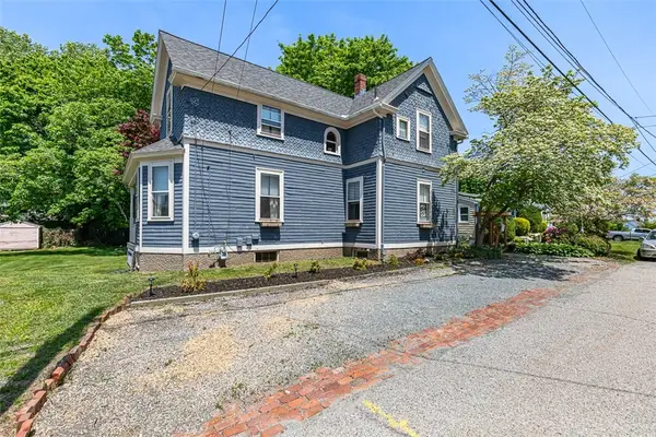10 Burton Avenue, East Providence, RI 02915