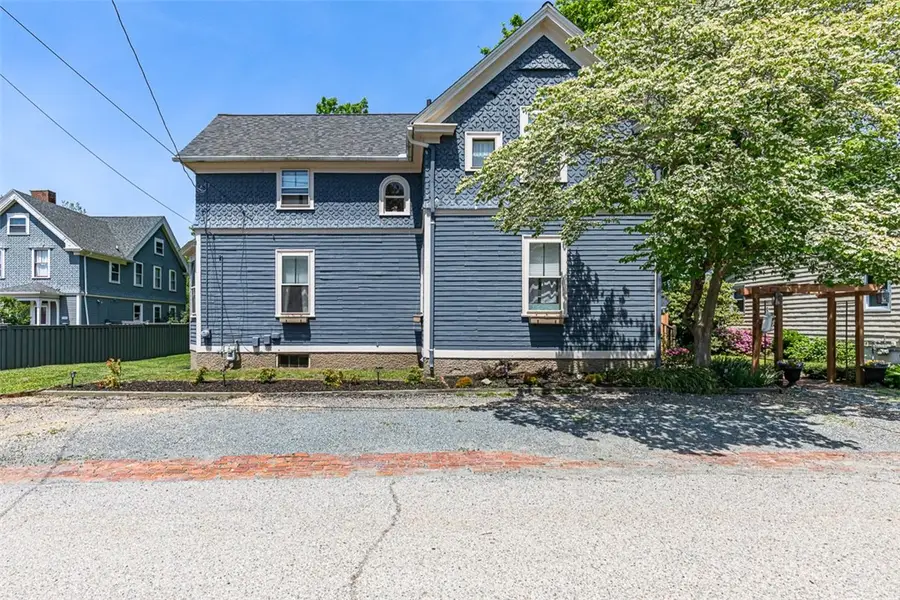 10 Burton Avenue, Riverside, RI 02915 - #2
