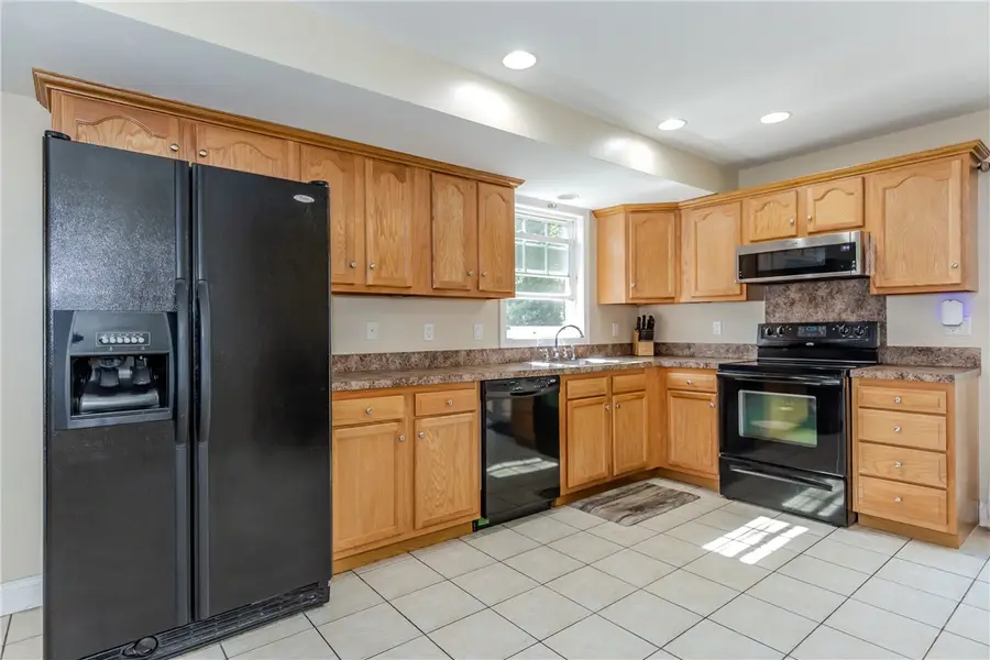 18 Willis Street #18, Cranston, RI 02910 - #3