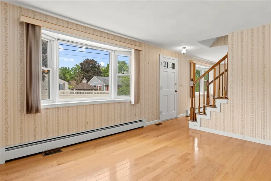 7 Esther Street, Cranston, RI 02920 - #3